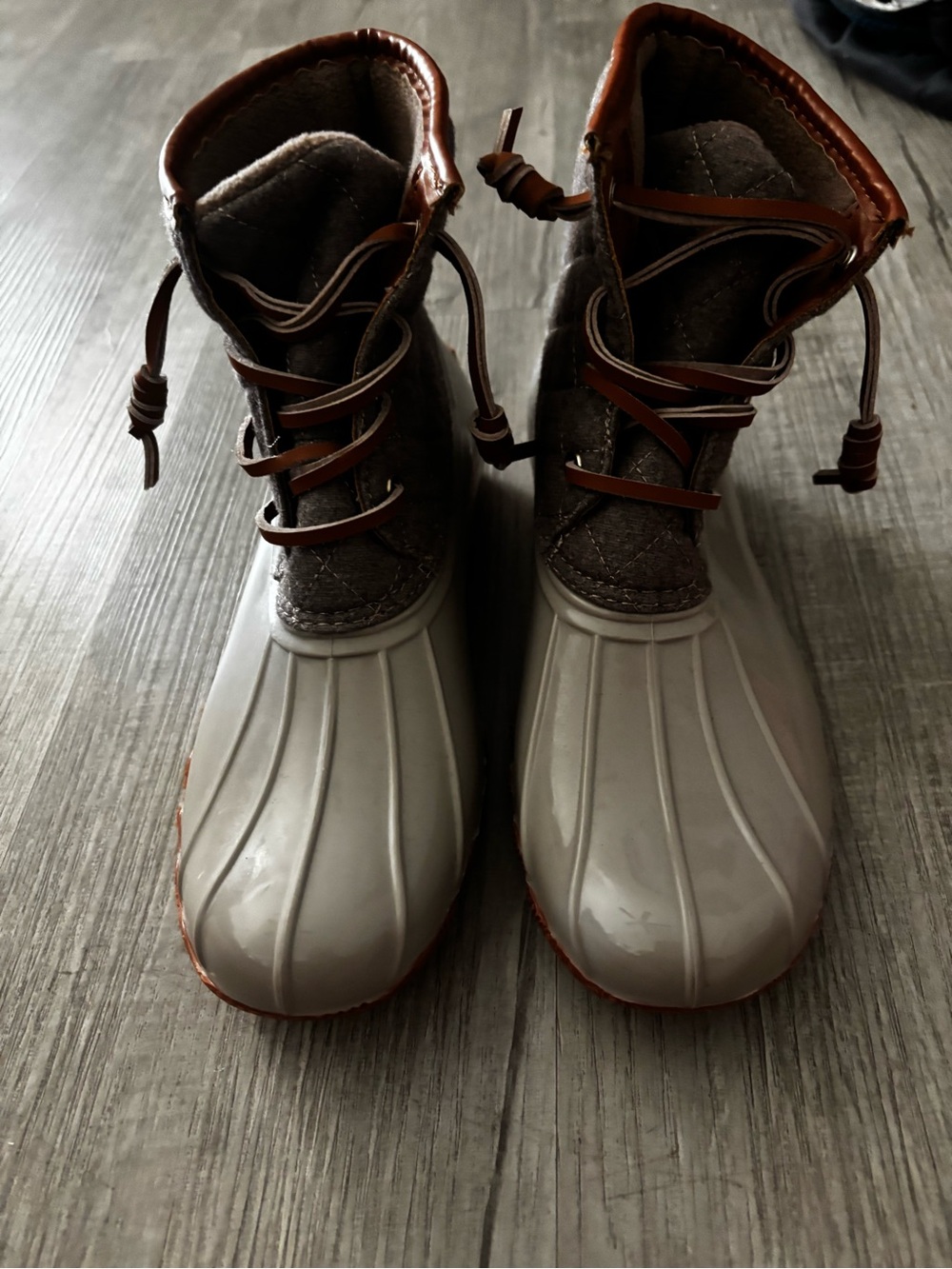 Woman’s size 7 Brown Waterproof London Fog Duck Boots - Classic Rain Shoe